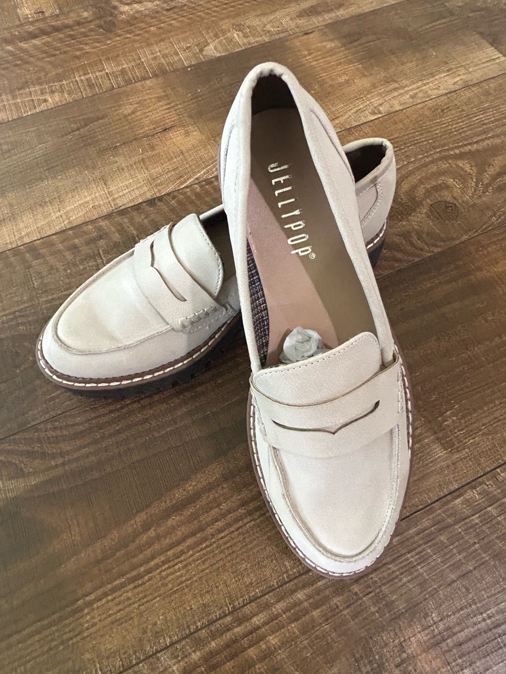 Jellypop Women’s Cream Penny Loafers 
Size 6.5